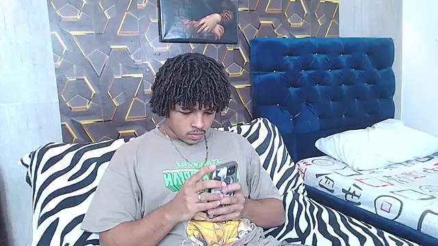 Snapshot of black_king_241 chatting on 10-05-25, 03:16 black king 241 online show from 10-05-25, 03:16