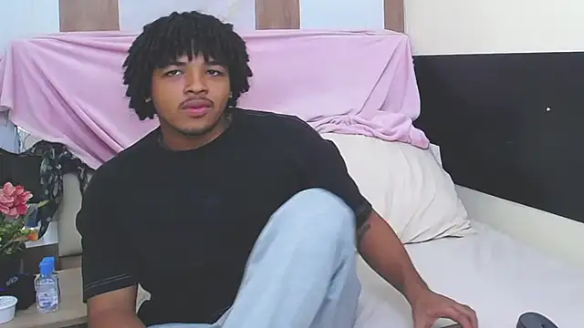 Snapshot of black_king_241 chatting on 10-12-25, 04:44 black king 241 online show from 10-12-25, 04:44