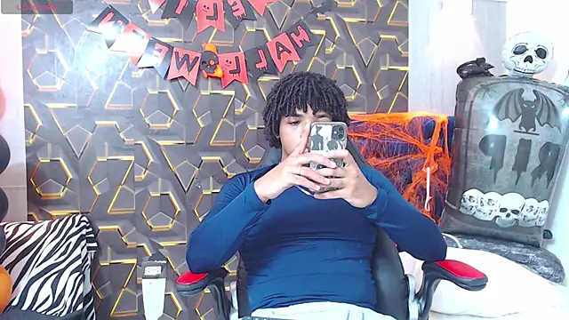 Snapshot of black_king_241 chatting on 10-24-25, 03:25 black king 241 online show from 10-24-25, 03:25