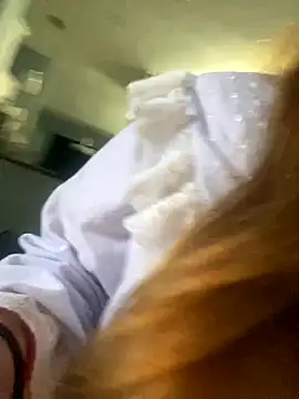 Snapshot of bankruptbabe chatting on 12-02-25, 04:40 bankruptbabe online show from 12-02-25, 04:40