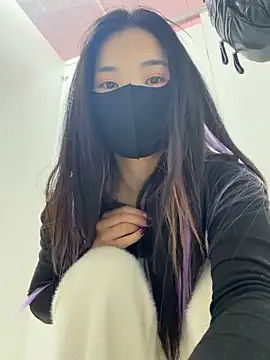 AiBanana online show from 04-12-26, 03:00