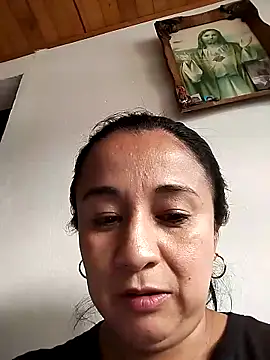Snapshot of MELODY__06 chatting on 05-12-26, 04:15 MELODY 06 online show from 05-12-26, 04:15