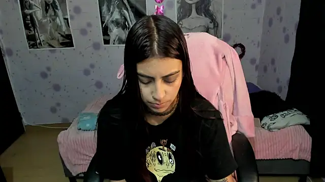 Snapshot of Medussa_katt chatting on 11-26-25, 10:22 Medussa katt online show from 11-26-25, 10:22