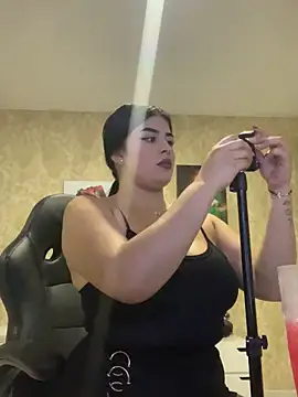 Kariina  69 online show from 12-16-25, 01:10