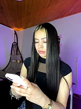 Snapshot of Cristina_pinkk chatting on 10-02-25, 01:56 Cristina pinkk online show from 10-02-25, 01:56