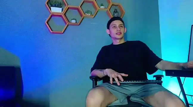 Snapshot of Latin_party_forsex chatting on 03-21-25, 08:17 Latin party forsex online show from 03-21-25, 08:17