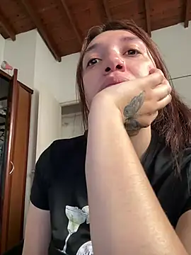 Snapshot of Mia__Gray chatting on 07-14-26, 04:23 Mia Gray online show from 07-14-26, 04:23