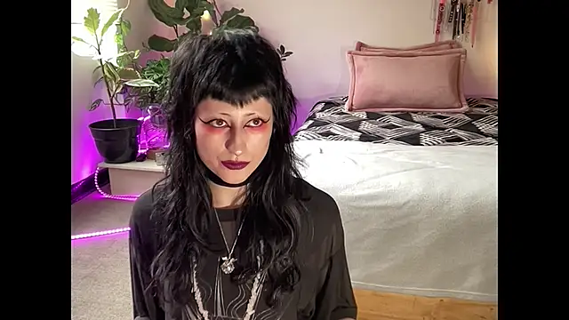 ELENA UMBRA online show from 12-15-25, 07:07