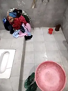 Snapshot of Hey-mahi chatting on 12-17-25, 04:51 Hey-mahi online show from 12-17-25, 04:51