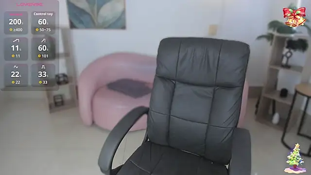 Snapshot of kylie_soraya chatting on 12-04-25, 05:21 kylie soraya online show from 12-04-25, 05:21