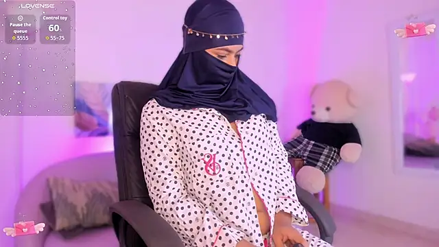 Snapshot of kylie_soraya chatting on 01-12-26, 04:12 kylie soraya online show from 01-12-26, 04:12