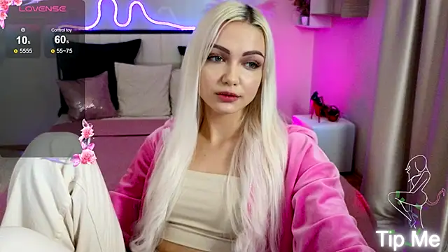 LinaLirian online show from 10-18-25, 01:34