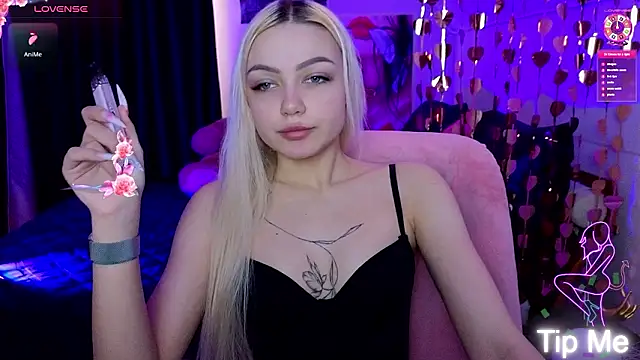 LinaLirian online show from 02-25-26, 10:03