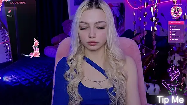 LinaLirian online show from 03-12-26, 10:10