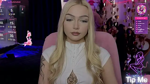 Snapshot of LinaLirian chatting on 06-03-26, 02:33 LinaLirian online show from 06-03-26, 02:33