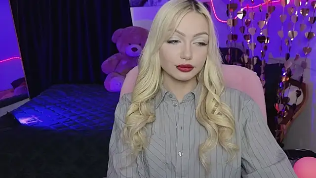 Snapshot of LinaLirian chatting on 07-10-26, 02:41 LinaLirian online show from 07-10-26, 02:41