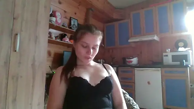 Snapshot of Little_shygirl chatting on 09-21-25, 04:14 Little shygirl online show from 09-21-25, 04:14