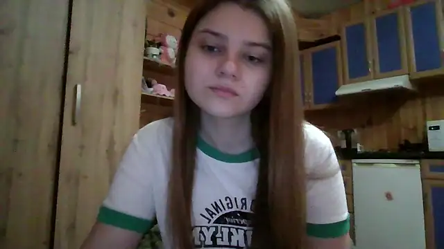 Snapshot of Little_shygirl chatting on 11-15-25, 03:04 Little shygirl online show from 11-15-25, 03:04