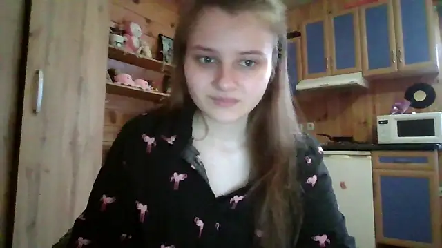 Snapshot of Little_shygirl chatting on 11-23-25, 05:29 Little shygirl online show from 11-23-25, 05:29