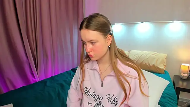 Snapshot of Candy_Cansew chatting on 09-09-25, 01:38 Candy Cansew online show from 09-09-25, 01:38