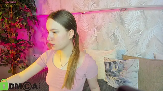 Snapshot of Candy_Cansew chatting on 09-30-25, 12:04 Candy Cansew online show from 09-30-25, 12:04