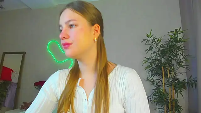 Snapshot of Candy_Cansew chatting on 11-25-25, 07:41 Candy Cansew online show from 11-25-25, 07:41