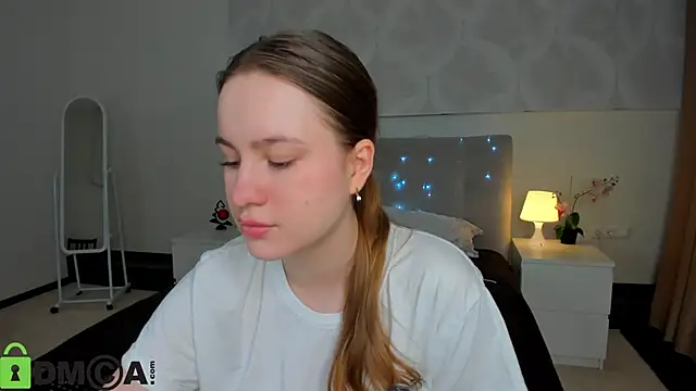 Candy Cansew online show from 12-15-25, 09:24