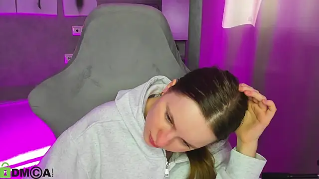 Candy Cansew online show from 03-21-26, 08:19