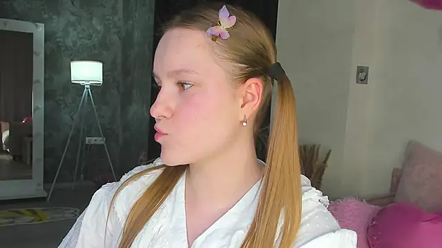 Candy Cansew online show from 06-05-26, 06:52