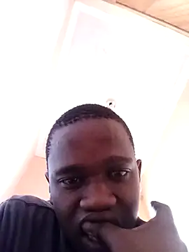 Snapshot of Thenaughtyboy360 chatting on 11-06-25, 12:39 Thenaughtyboy360 online show from 11-06-25, 12:39