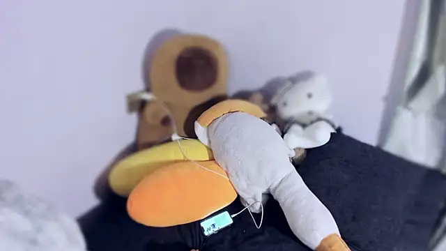 yuki3366 online show from 10-14-25, 01:45