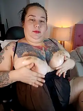 Snapshot of kai_cenat chatting on 10-31-25, 11:22 kai cenat online show from 10-31-25, 11:22