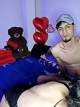 Snapshot of JennMuriel_ chatting on 10-28-25, 03:43 JennMuriel online show from 10-28-25, 03:43