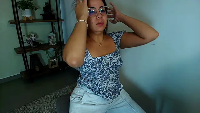  Victoria Collins online show from 02-07-26, 11:03