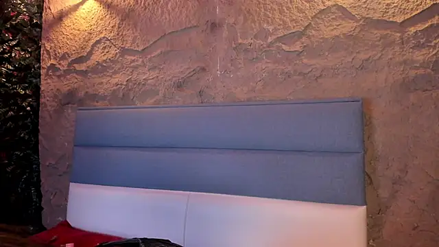 Victoriaa2 Doll online show from 03-10-26, 12:21