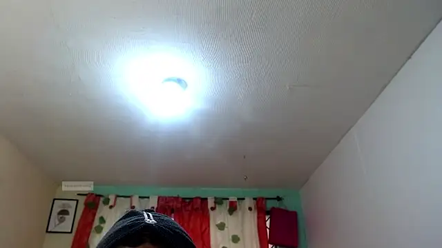 Snapshot of vale_miel chatting on 09-09-25, 05:34 vale miel online show from 09-09-25, 05:34