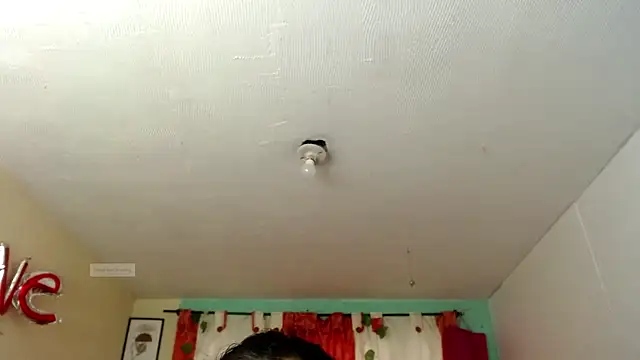 Snapshot of vale_miel chatting on 10-06-25, 06:27 vale miel online show from 10-06-25, 06:27