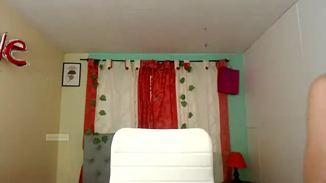 Snapshot of vale_miel chatting on 10-09-25, 07:23 vale miel online show from 10-09-25, 07:23