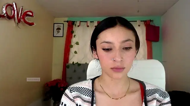 Snapshot of vale_miel chatting on 10-24-25, 07:10 vale miel online show from 10-24-25, 07:10