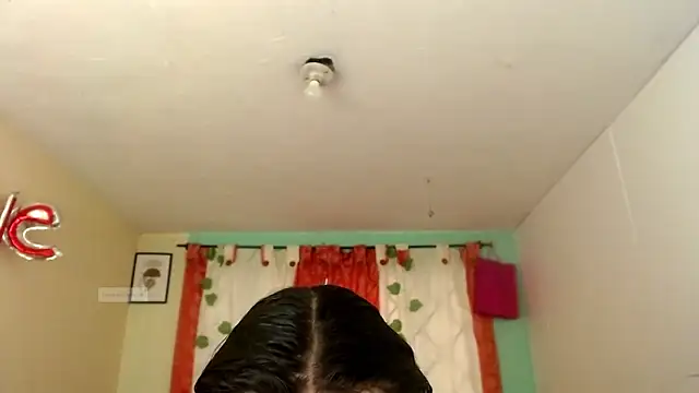 Snapshot of vale_miel chatting on 11-05-25, 07:47 vale miel online show from 11-05-25, 07:47