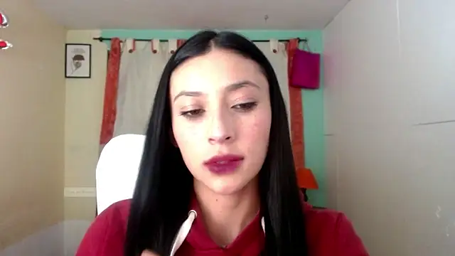 Snapshot of vale_miel chatting on 11-28-25, 03:20 vale miel online show from 11-28-25, 03:20