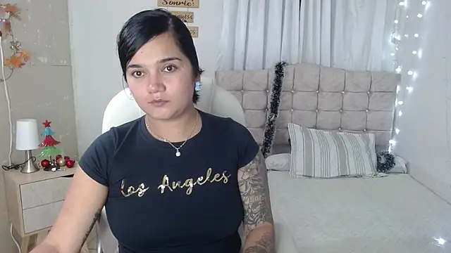 mia traveluxe online show from 01-11-26, 03:55