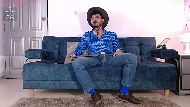 Snapshot of samuelcoopeer chatting on 10-10-25, 01:10 samuelcoopeer online show from 10-10-25, 01:10