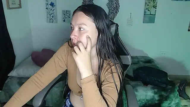 Snapshot of mariaana__222 chatting on 07-20-26, 04:38 mariaana 222 online show from 07-20-26, 04:38