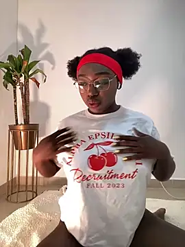 alissradiante1 online show from 10-18-25, 02:36