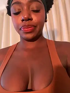 alissradiante1 online show from 11-17-25, 03:23