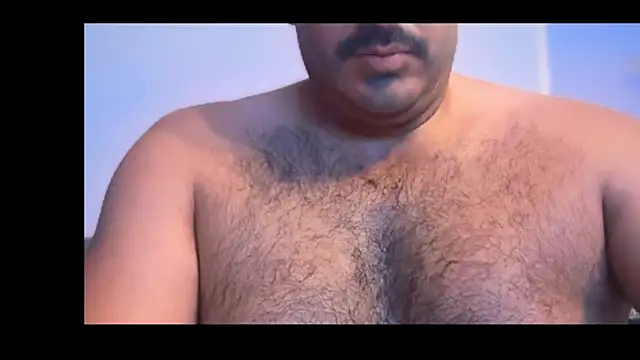 Snapshot of CloudyMuscleBeefy chatting on 09-10-25, 02:11 CloudyMuscleBeefy online show from 09-10-25, 02:11