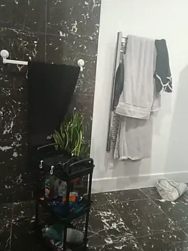 Snapshot of CloudyMuscleBeefy chatting on 11-08-25, 11:43 CloudyMuscleBeefy online show from 11-08-25, 11:43