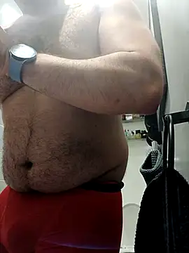 Snapshot of CloudyMuscleBeefy chatting on 11-12-25, 01:11 CloudyMuscleBeefy online show from 11-12-25, 01:11