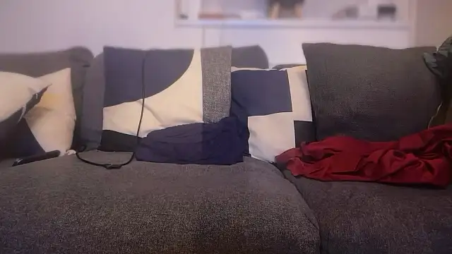 Snapshot of CloudyMuscleBeefy chatting on 11-21-25, 11:09 CloudyMuscleBeefy online show from 11-21-25, 11:09